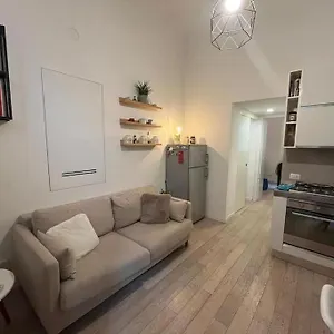 Isola La Casa Di Caterina Milano