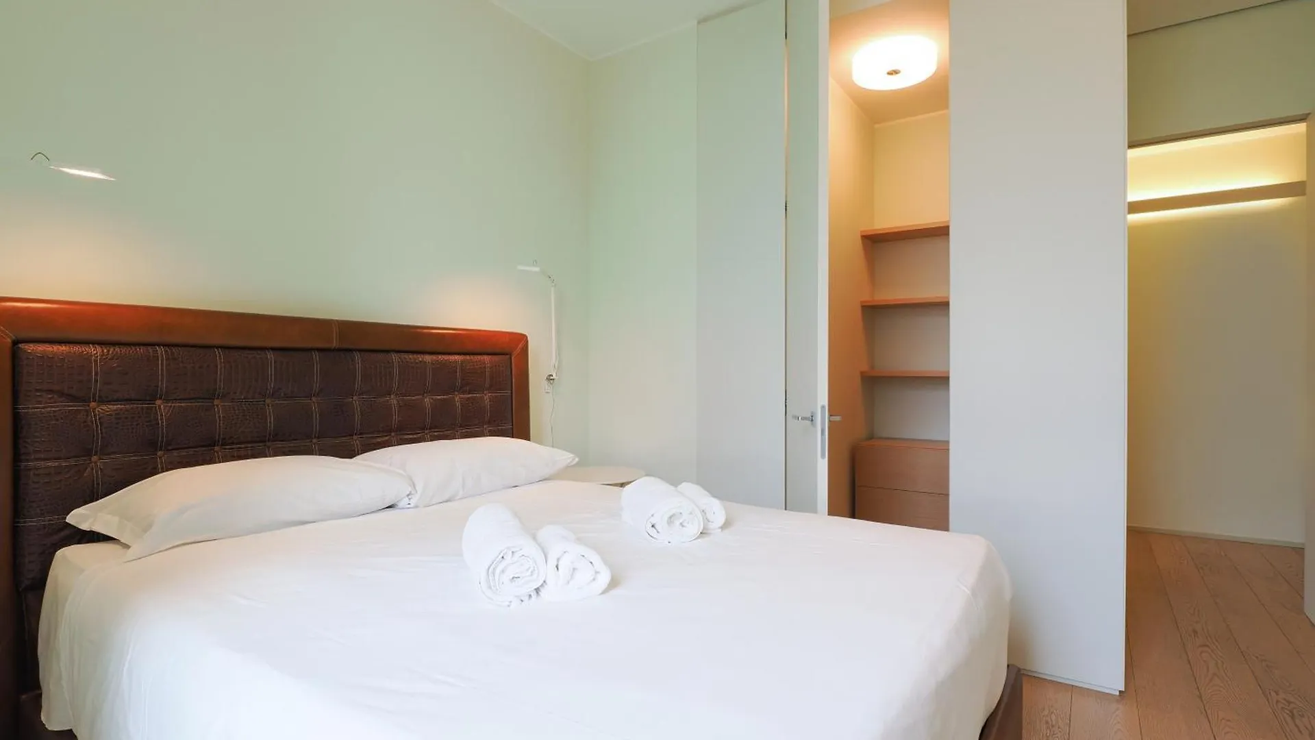 Elegant & Spacious Apartment In Solaria - Top View Milano