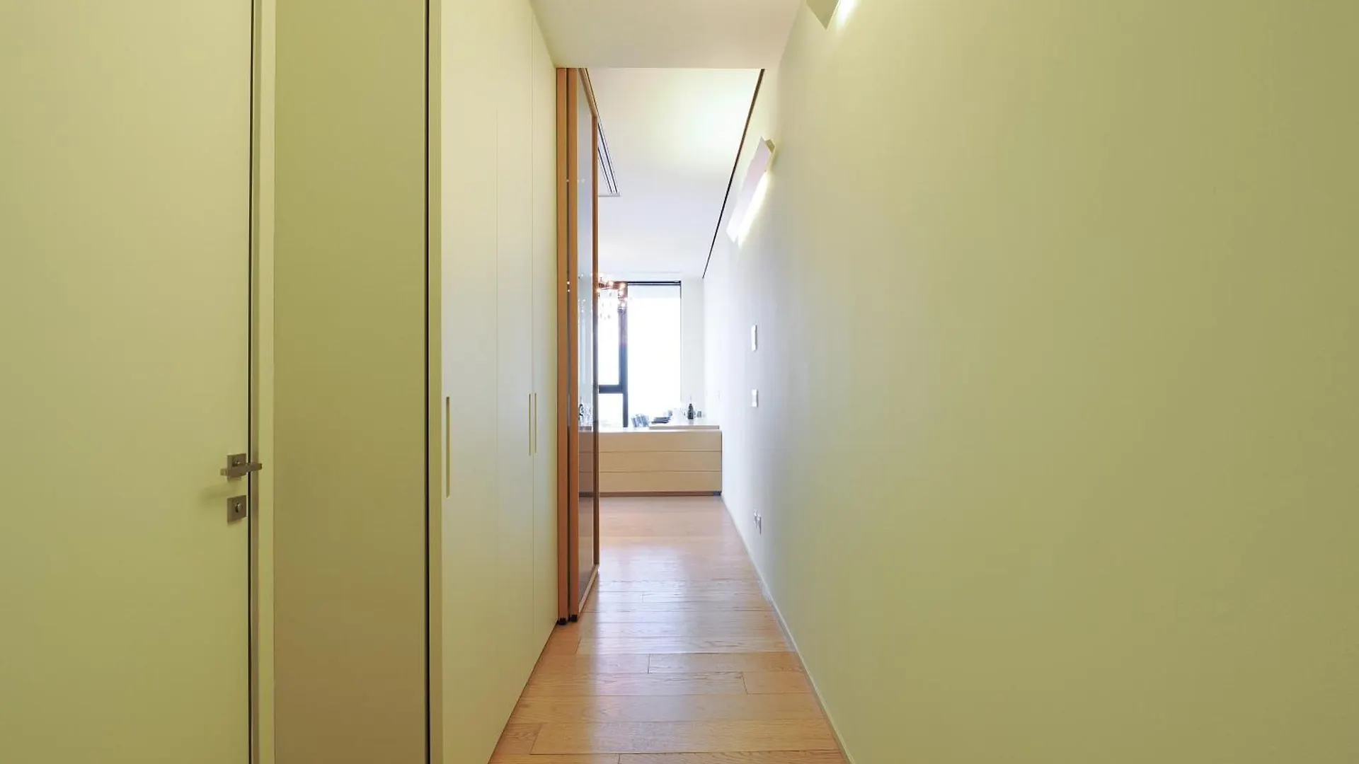 Elegant & Spacious Apartment In Solaria - Top View Milano
