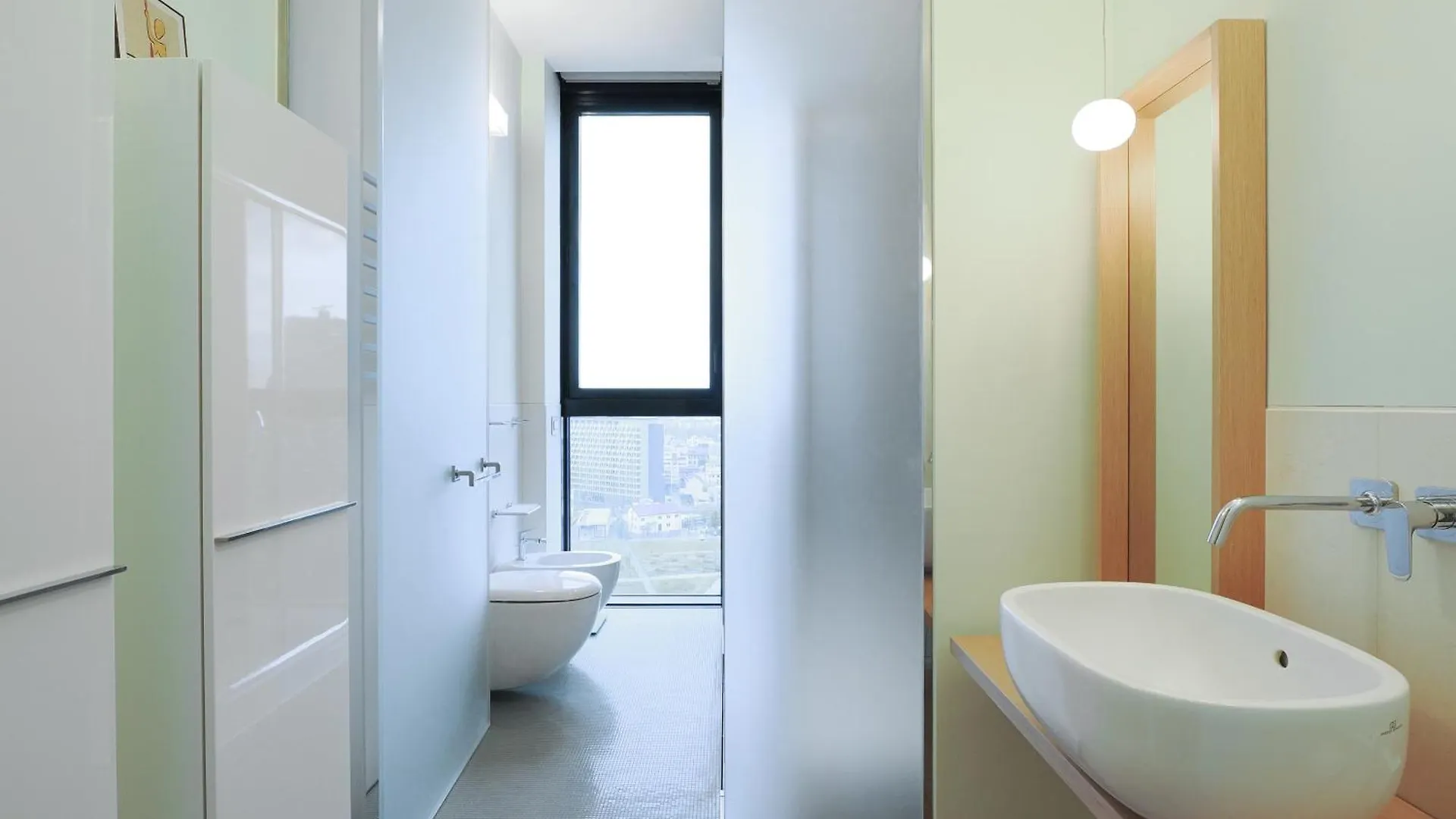 Elegant & Spacious Apartment In Solaria - Top View Milano