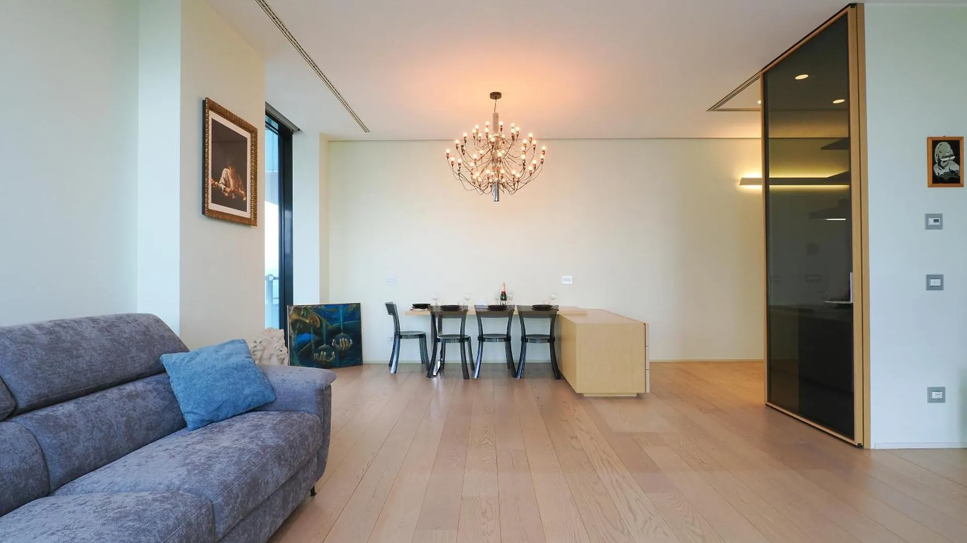 Elegant & Spacious Apartment In Solaria - Top View Milano 0*,  Italia