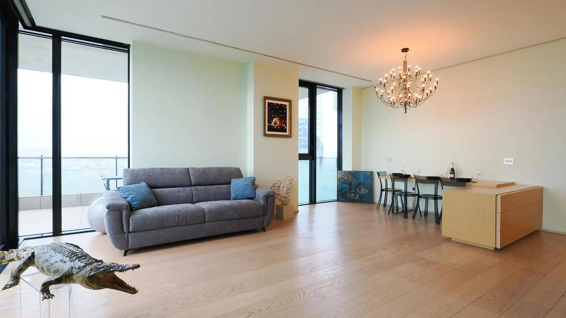 Elegant & Spacious Apartment In Solaria - Top View Milano Italia