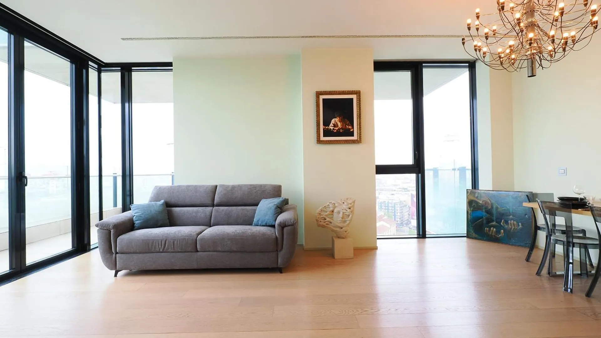 Elegant & Spacious Apartment In Solaria - Top View Milano