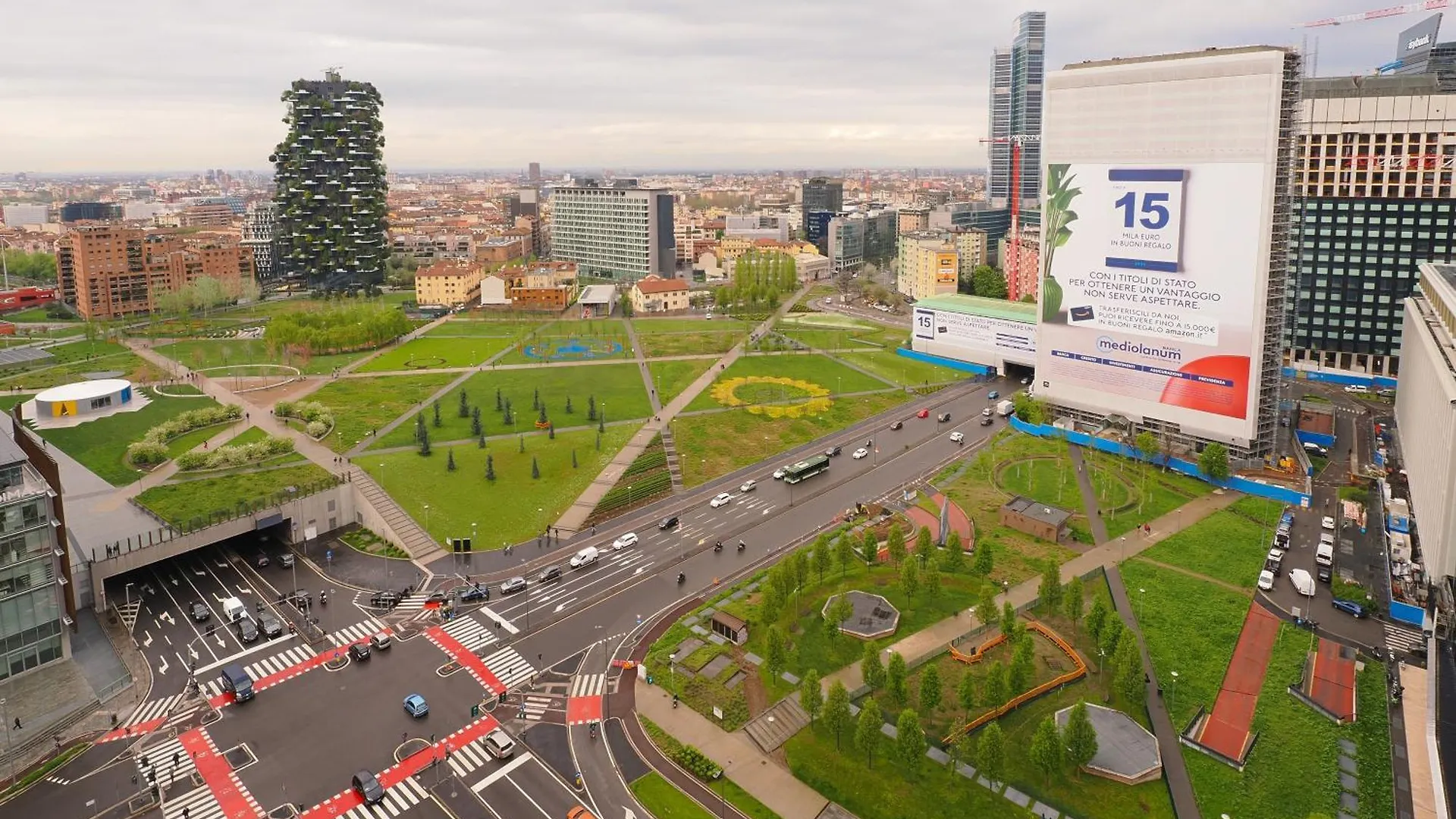 Elegant & Spacious Apartment In Solaria - Top View Milano